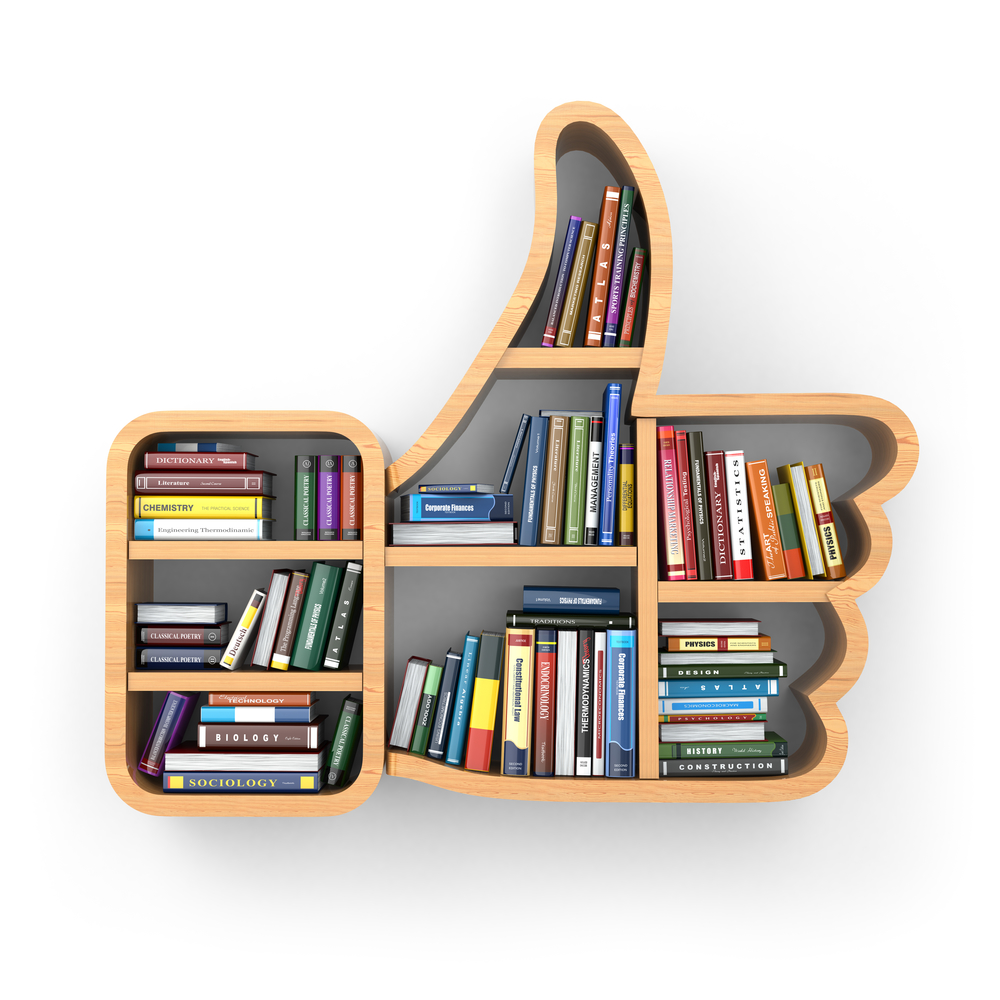 Estante de livros, com livros, em formato do símbolo de Like.